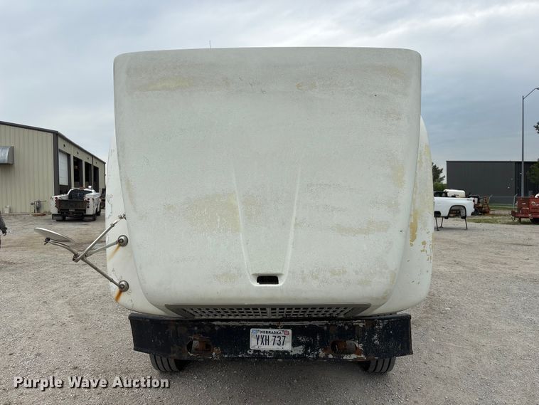 image for item EI5847 1995 International 9200 flatbed truck