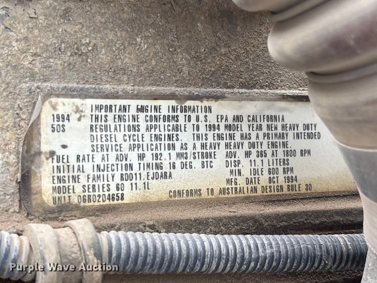 image for item EI5847 1995 International 9200 flatbed truck