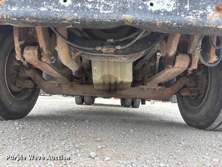 image for item EI5847 1995 International 9200 flatbed truck