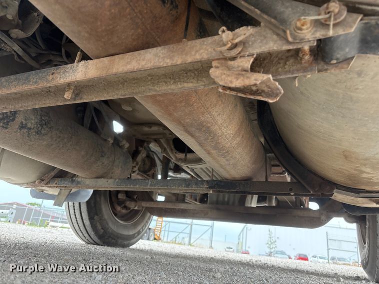 image for item EI5847 1995 International 9200 flatbed truck