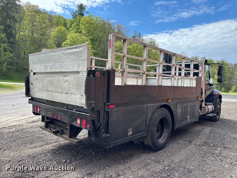 image for item EM0103 2004 International 4300 utility / service truck