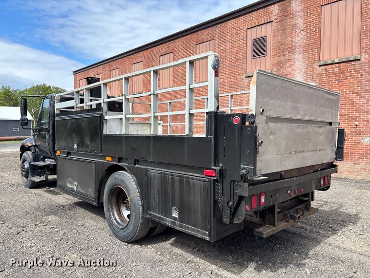image for item EM0103 2004 International 4300 utility / service truck