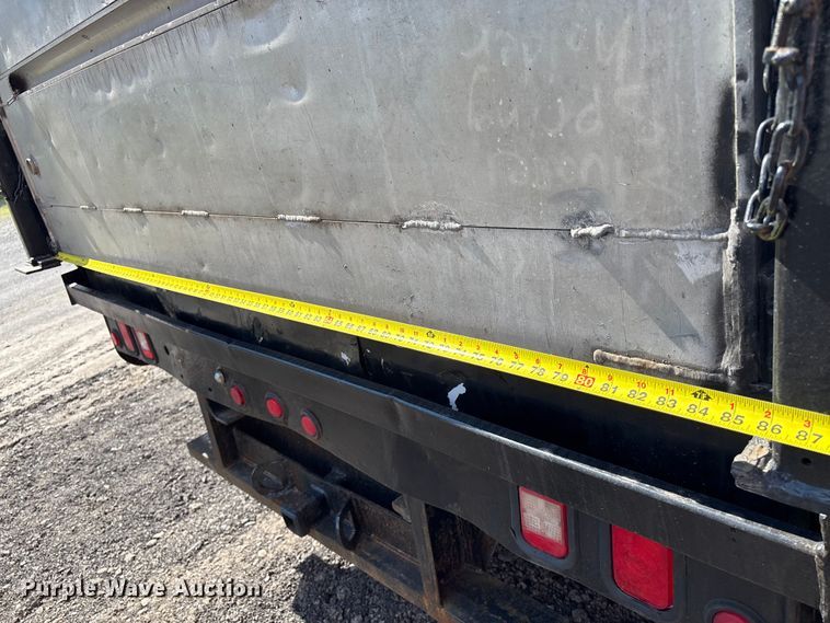 image for item EM0103 2004 International 4300 utility / service truck