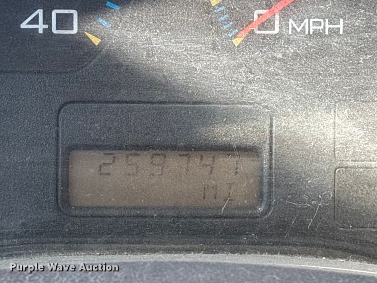 image for item EM0103 2004 International 4300 utility / service truck