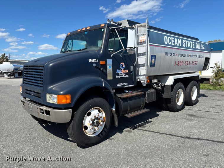 Photo of a 1995 International 8100