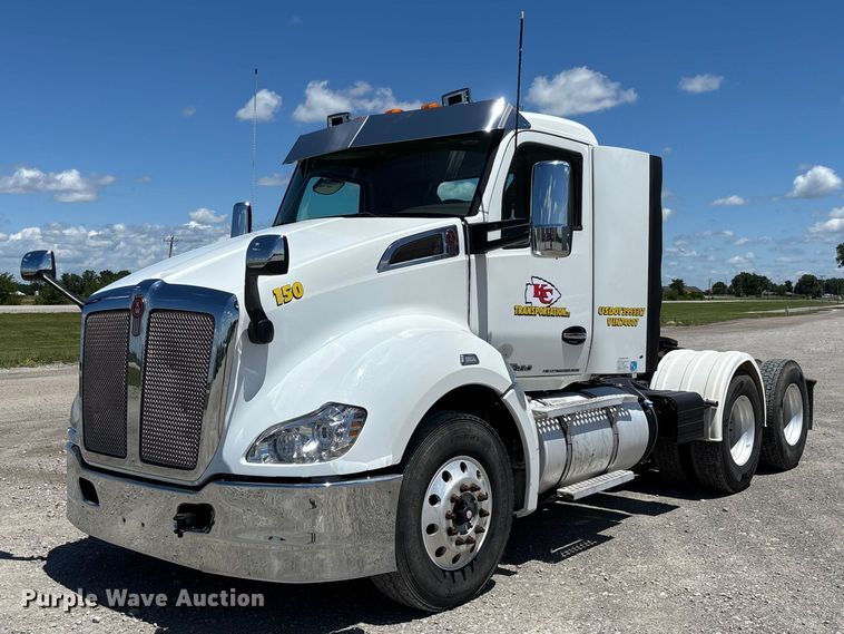 image for item EM2450 2016 Kenworth T680 semi truck