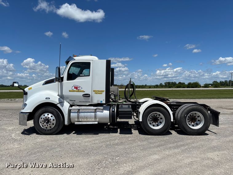 image for item EM2450 2016 Kenworth T680 semi truck