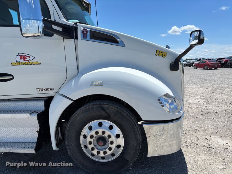image for item EM2450 2016 Kenworth T680 semi truck