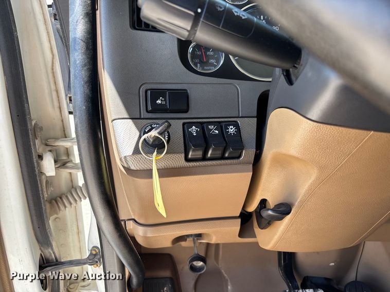 image for item EM2450 2016 Kenworth T680 semi truck