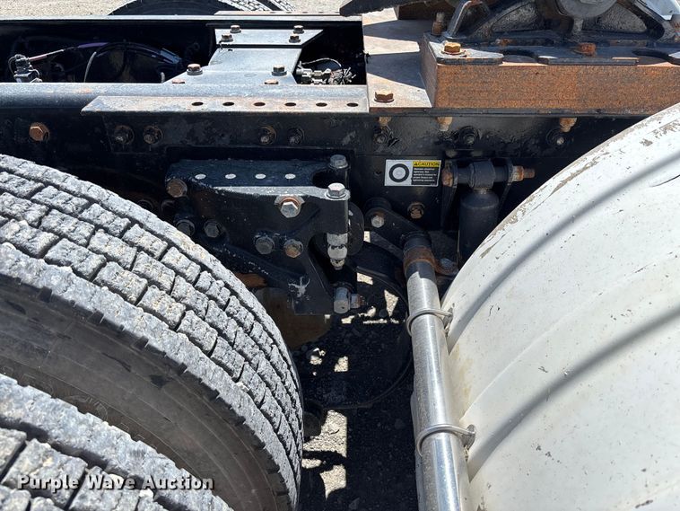 image for item EM2450 2016 Kenworth T680 semi truck