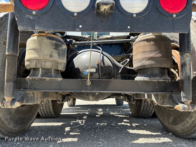 image for item EM2450 2016 Kenworth T680 semi truck