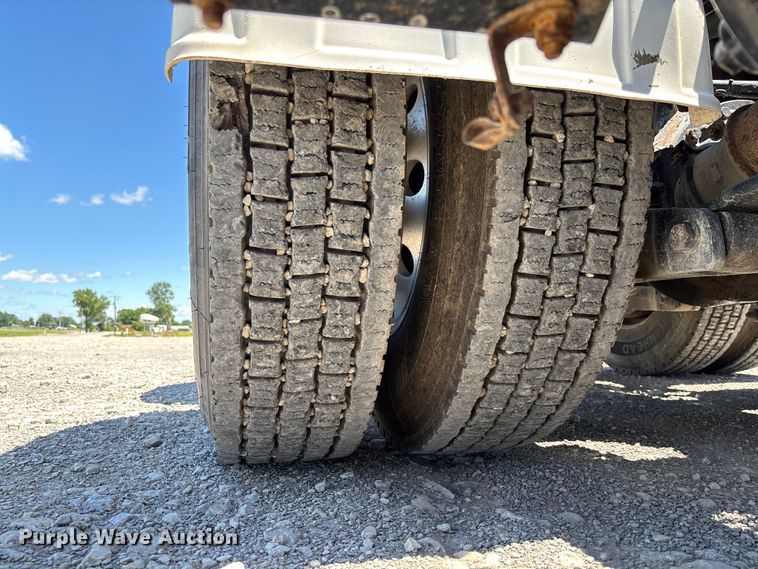 image for item EM2450 2016 Kenworth T680 semi truck