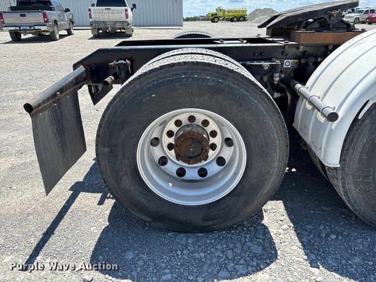 image for item EM2450 2016 Kenworth T680 semi truck