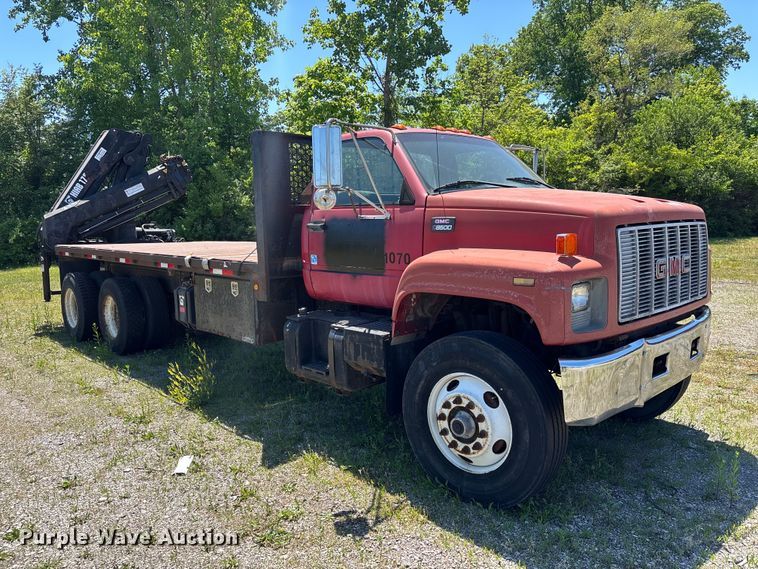 image for item EM5111 2001 GMC C7500 crane truck