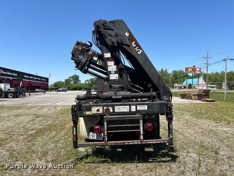 image for item EM5111 2001 GMC C7500 crane truck