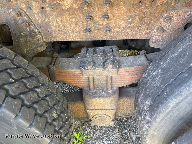 image for item EM5111 2001 GMC C7500 crane truck