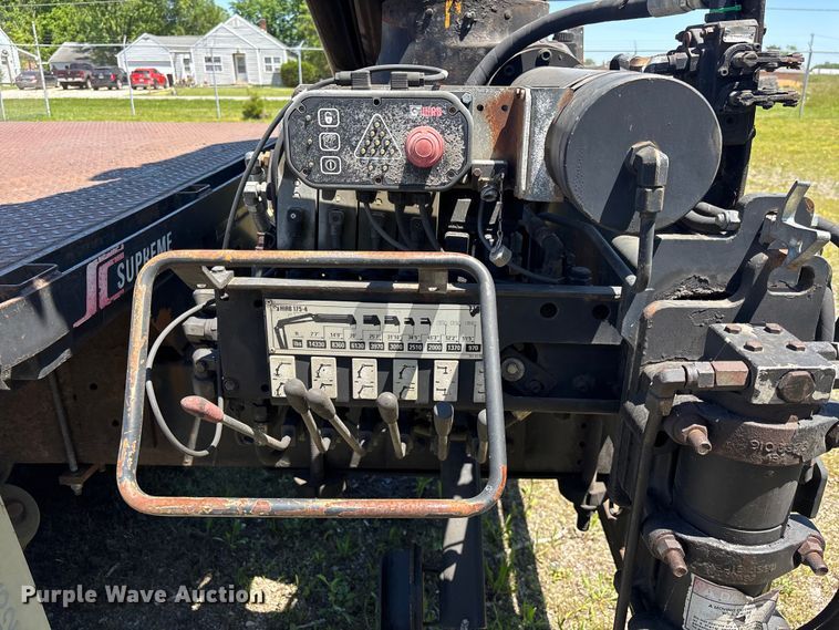 image for item EM5111 2001 GMC C7500 crane truck