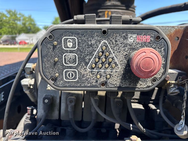 image for item EM5111 2001 GMC C7500 crane truck