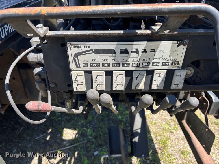 image for item EM5111 2001 GMC C7500 crane truck