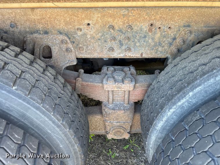 image for item EM5111 2001 GMC C7500 crane truck