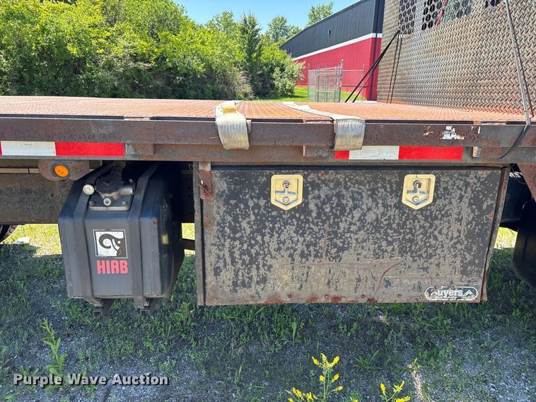 image for item EM5111 2001 GMC C7500 crane truck