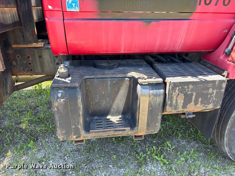 image for item EM5111 2001 GMC C7500 crane truck