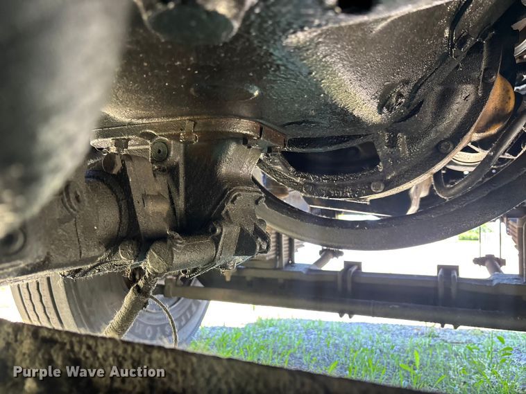 image for item EM5111 2001 GMC C7500 crane truck