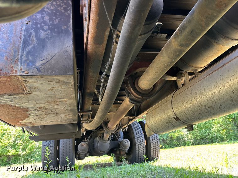 image for item EM5111 2001 GMC C7500 crane truck