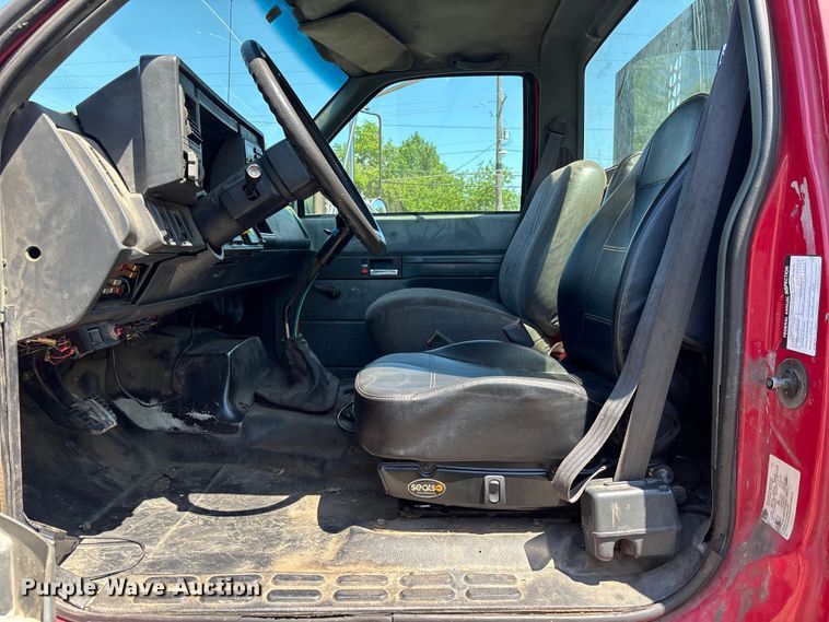 image for item EM5111 2001 GMC C7500 crane truck