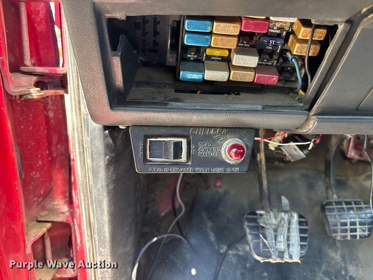 image for item EM5111 2001 GMC C7500 crane truck