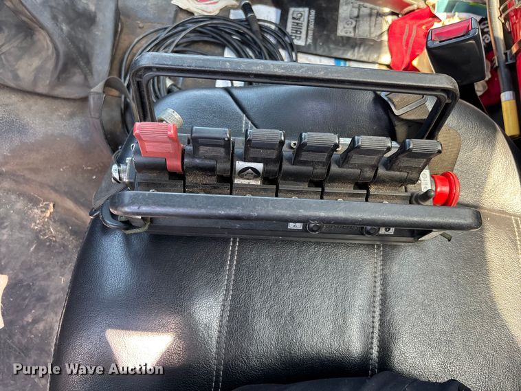 image for item EM5111 2001 GMC C7500 crane truck