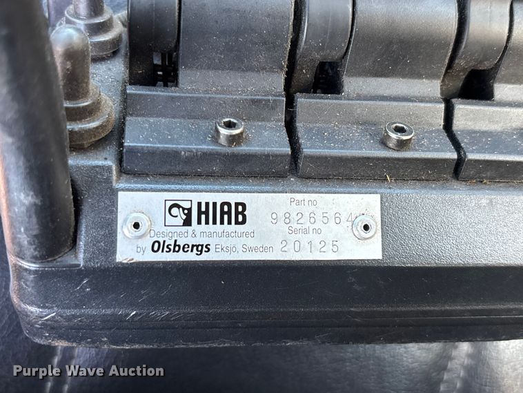 image for item EM5111 2001 GMC C7500 crane truck