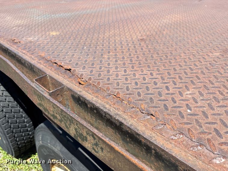 image for item EM5111 2001 GMC C7500 crane truck