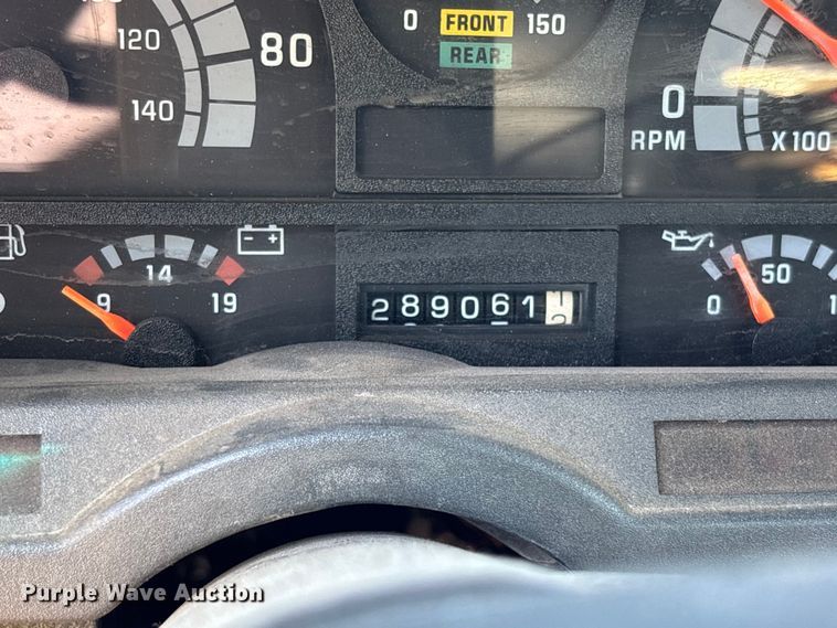 image for item EM5111 2001 GMC C7500 crane truck