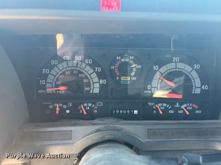 image for item EM5111 2001 GMC C7500 crane truck