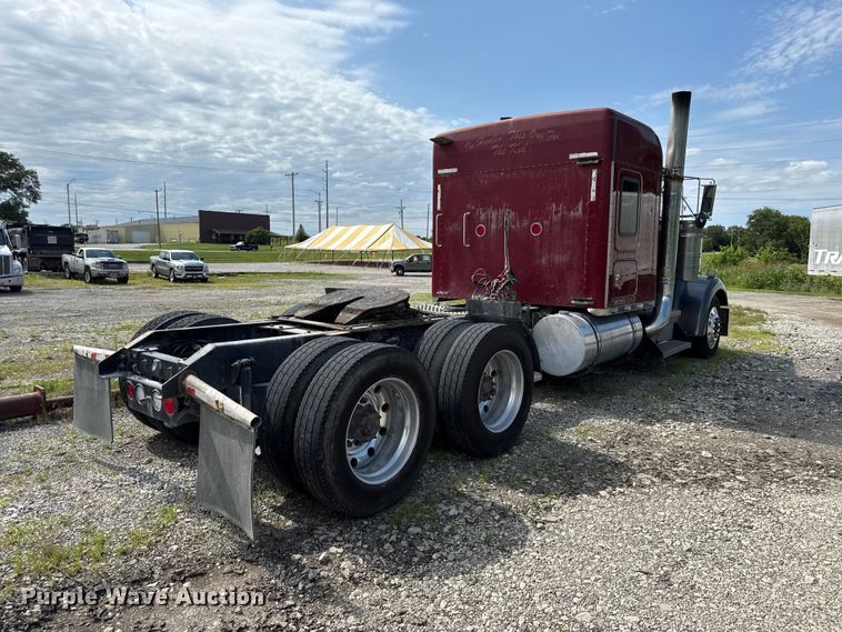 image for item EN0346 2005 Kenworth W900 semi truck