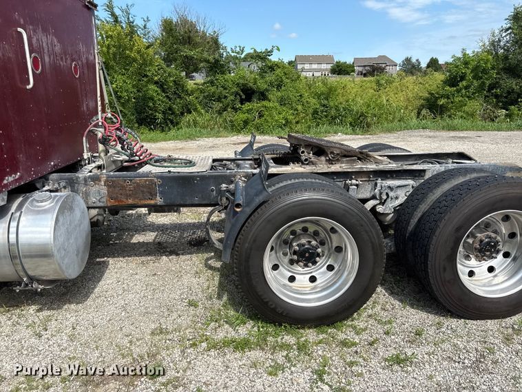 image for item EN0346 2005 Kenworth W900 semi truck