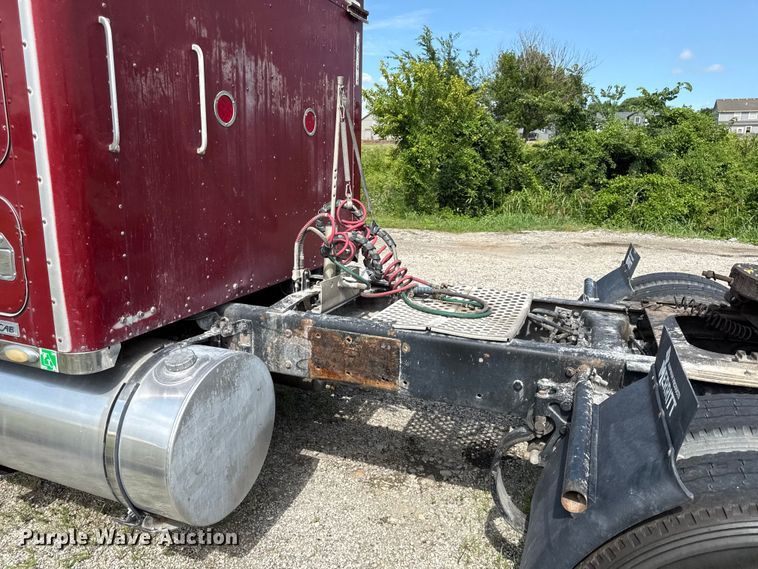 image for item EN0346 2005 Kenworth W900 semi truck