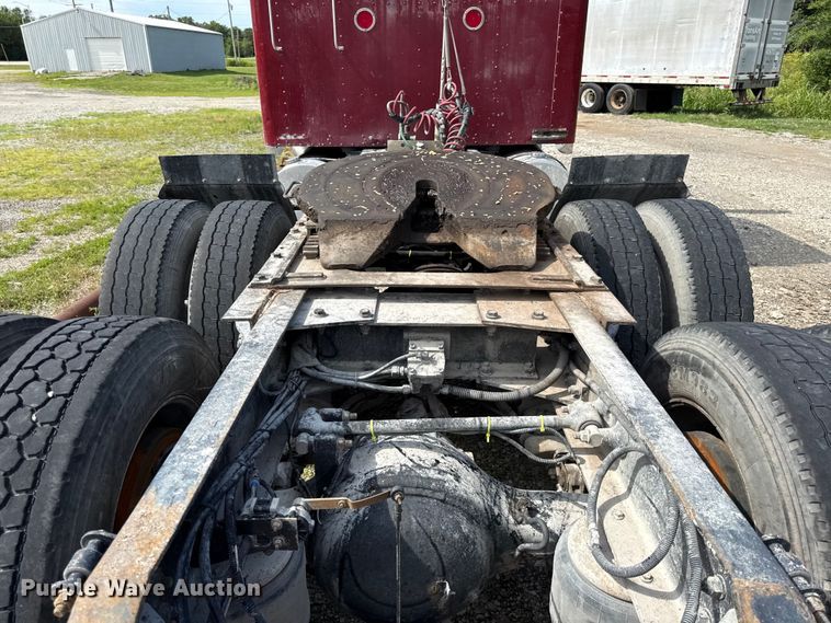 image for item EN0346 2005 Kenworth W900 semi truck