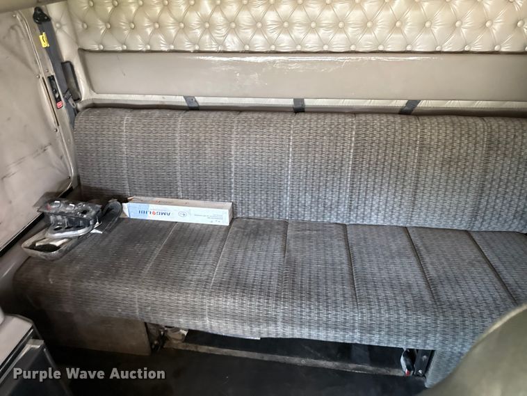 image for item EN0346 2005 Kenworth W900 semi truck
