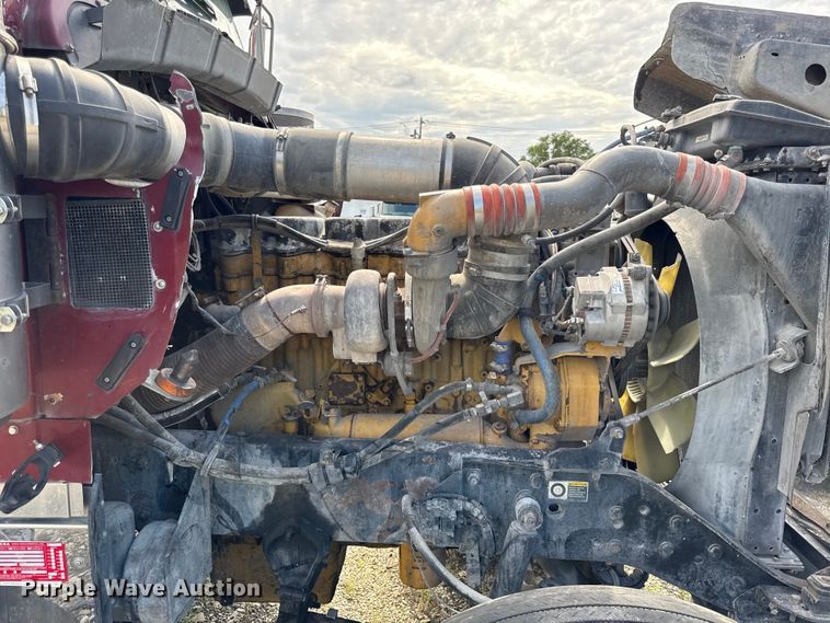 image for item EN0346 2005 Kenworth W900 semi truck