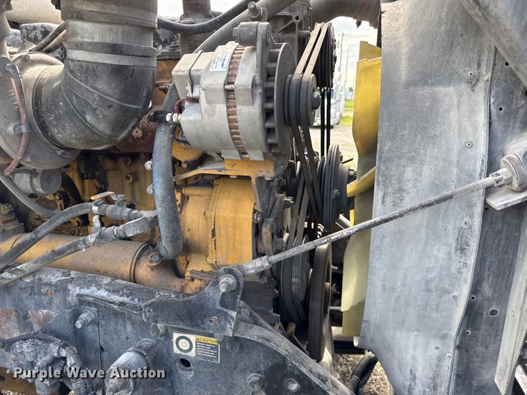 image for item EN0346 2005 Kenworth W900 semi truck