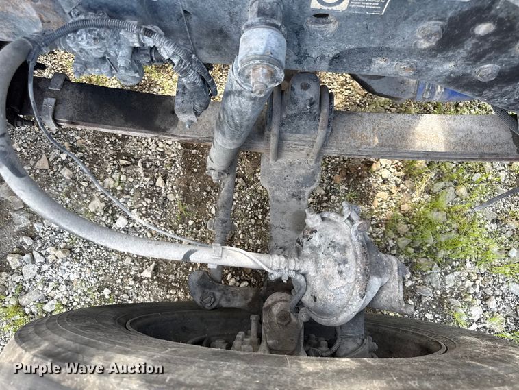 image for item EN0346 2005 Kenworth W900 semi truck