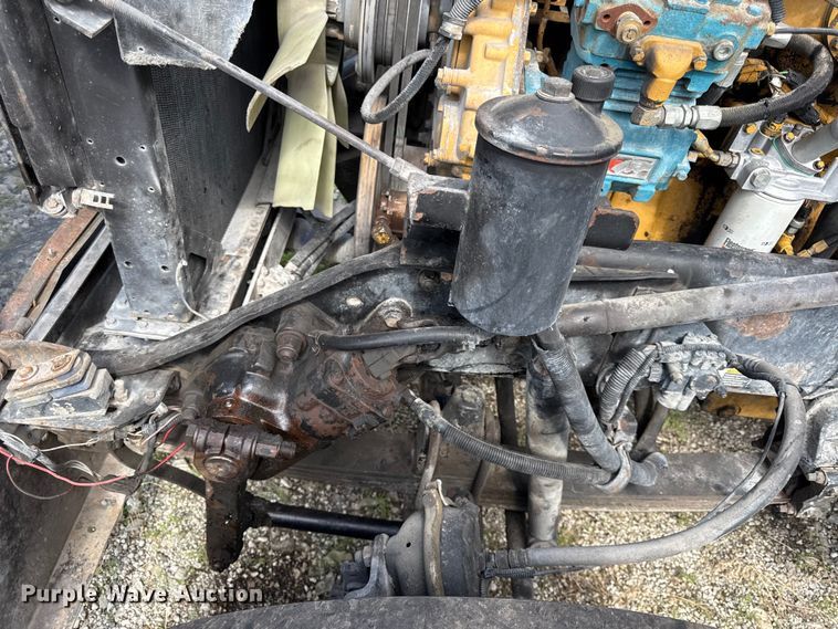 image for item EN0346 2005 Kenworth W900 semi truck