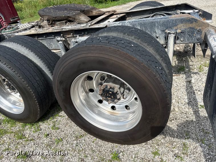 image for item EN0346 2005 Kenworth W900 semi truck
