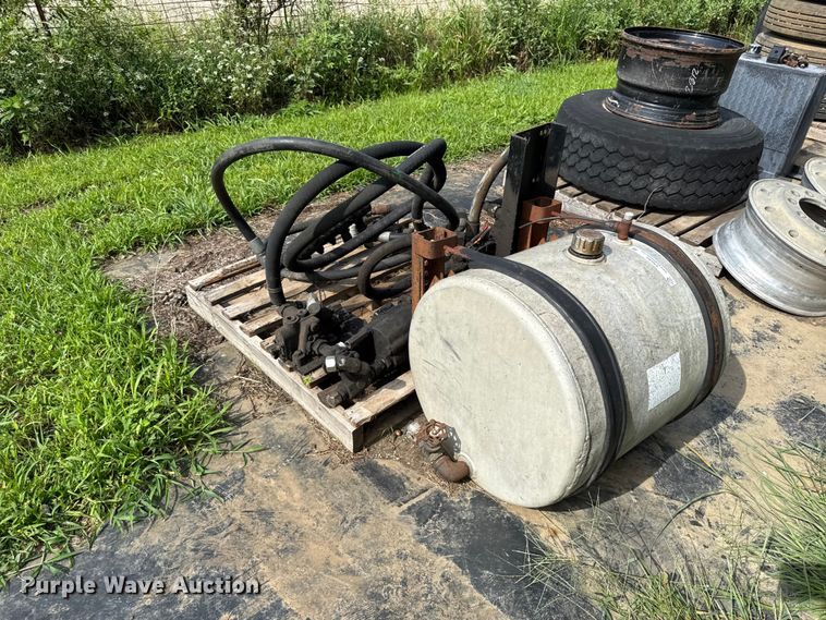 image for item EN0365 Truck parts