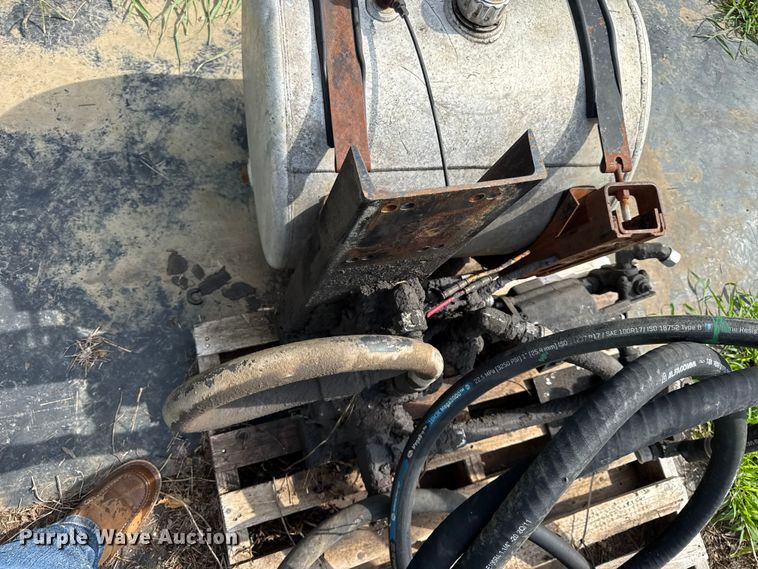 image for item EN0365 Truck parts