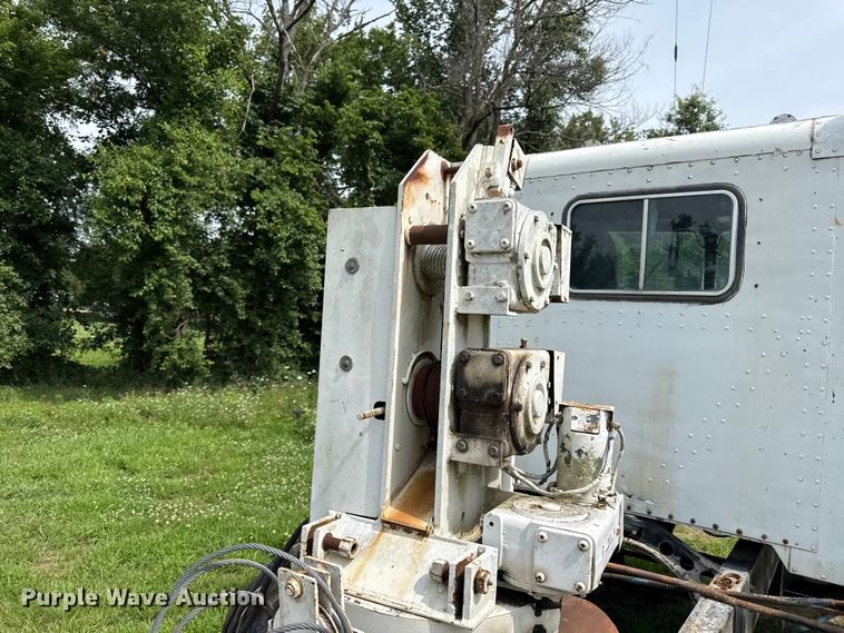 image for item EN0372 Auto Crane crane