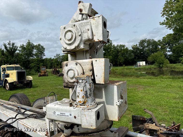image for item EN0372 Auto Crane crane