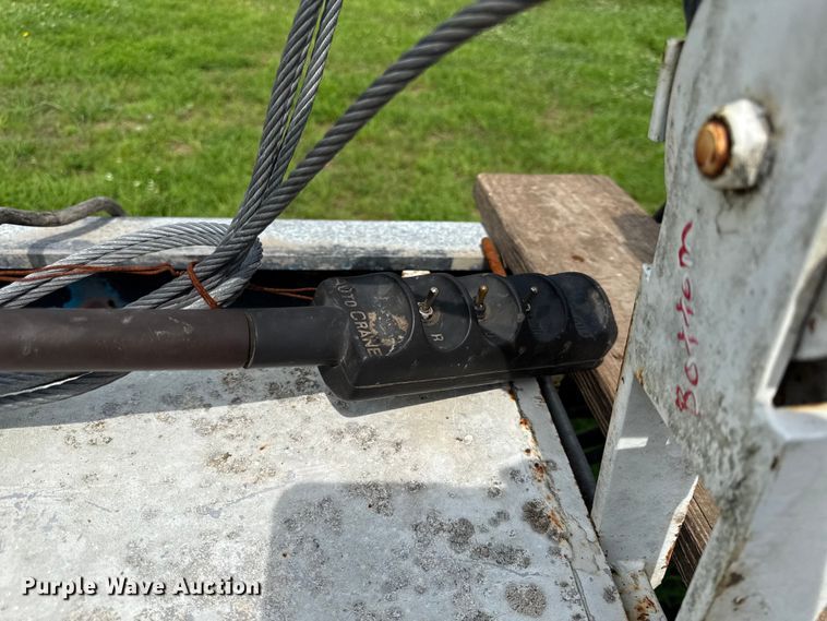 image for item EN0372 Auto Crane crane
